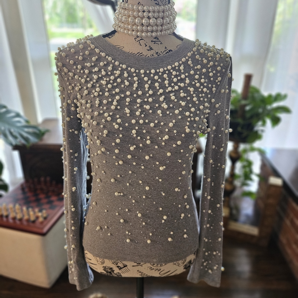 Elegant Gray Pearl-Embellished Women's Top